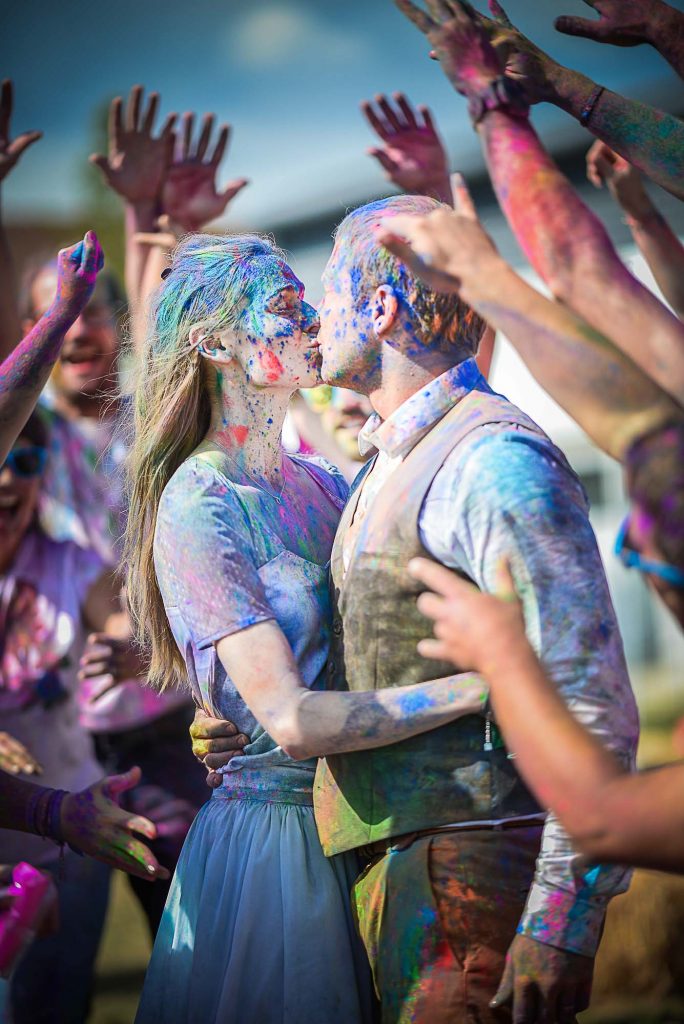 Article blog Valentine Poulain shooting trash the dress Holi