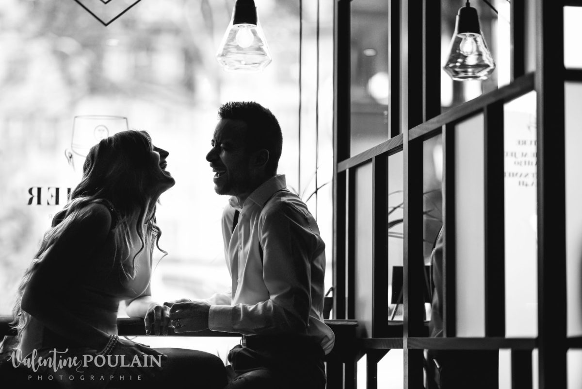 Shooting engagement demande mariage coucher fou-rire