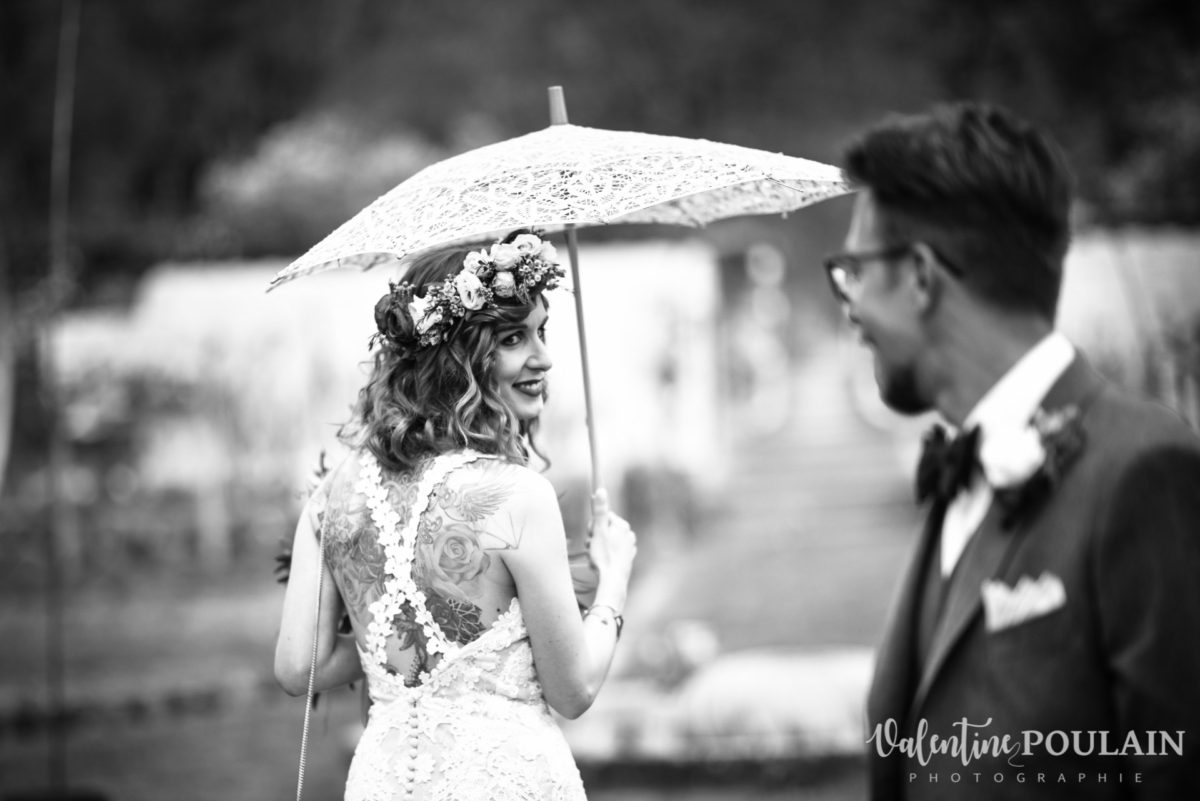 Mariage hippie funky - Valentine Poulain regard