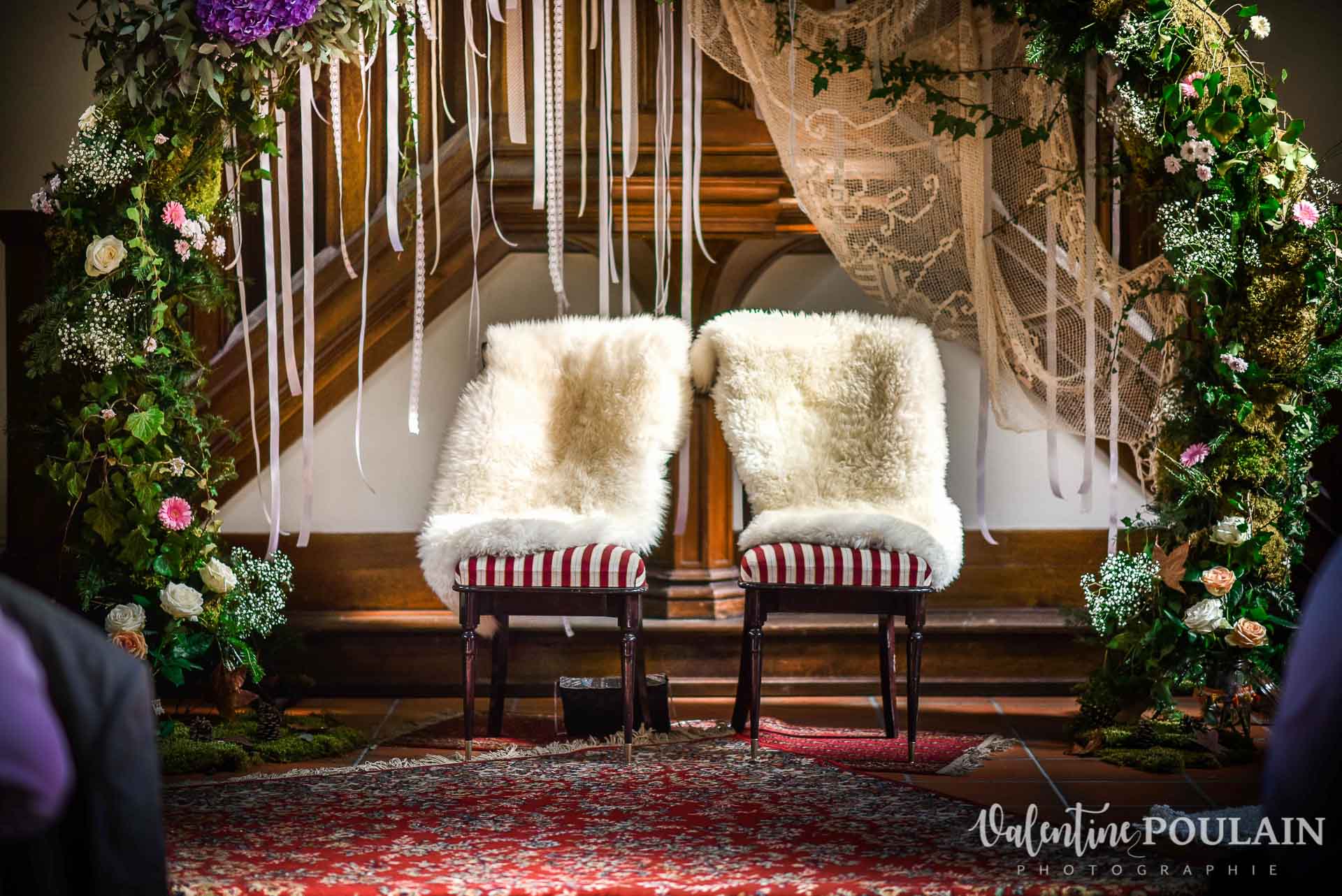 Mariage hippie funky - Valentine Poulain chaises