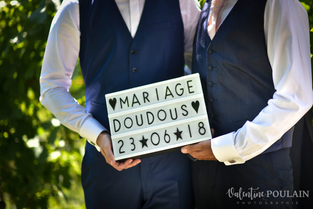 Il et il mariage couple homosexuel message